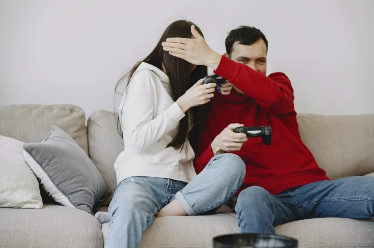 Main Bareng Tanpa Drama, 10 Cara Memilih Game yang Cocok untuk Pasangan
